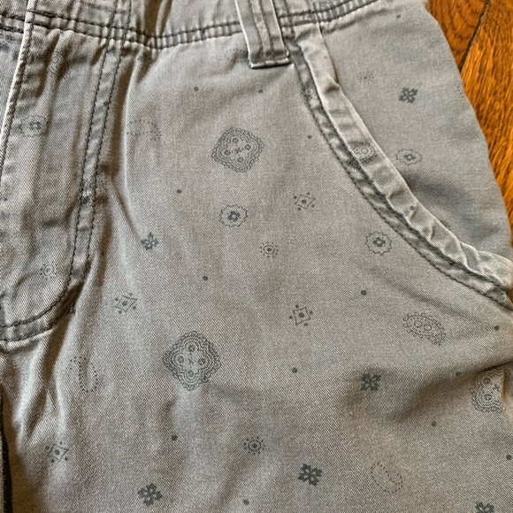 Gray paisley men’s shorts size 32 - Picture 2 of 5